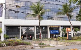 Beach Class Hotels&Residence - Flats em Boa Viagem por Yolo